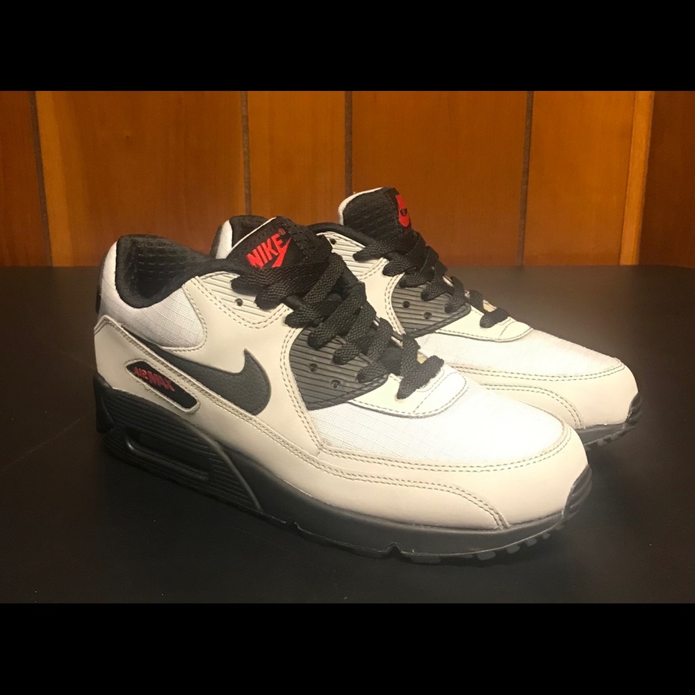🚩🚩Sold🚩🔥Nike Air Max 90 Essential “Wolf Grey” - Picture 5 of 8